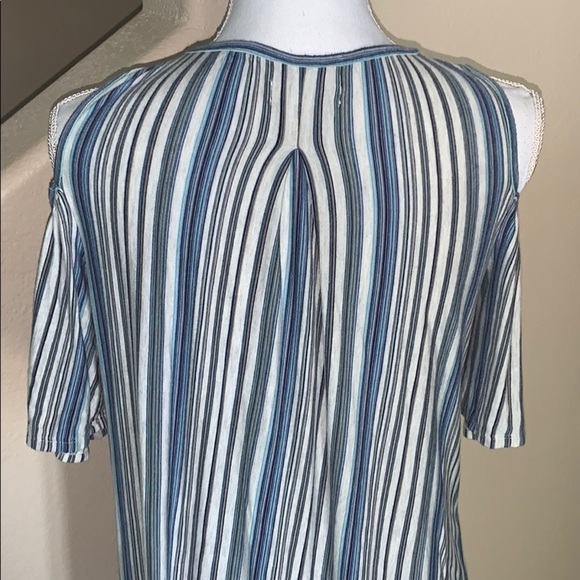 Max studio Stripe cold shoulder blouse - Picture 4 of 7